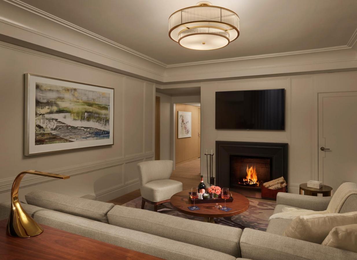 The Newbury Boston Hotel Екстериор снимка A living room