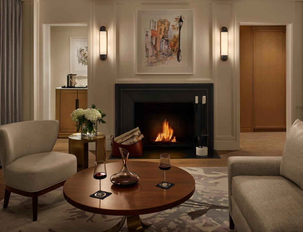 The Newbury Boston Hotel Екстериор снимка A living room at The Ritz-Carlton, Washington, D.C.