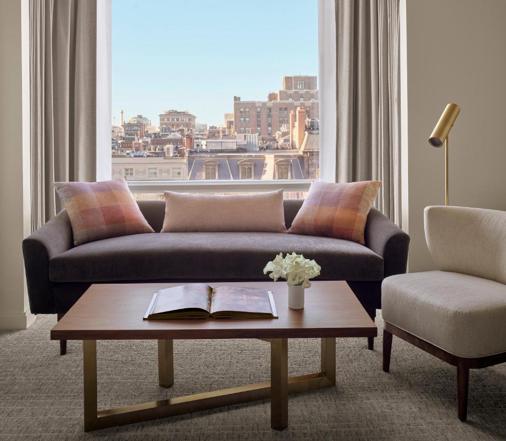 The Newbury Boston Hotel Екстериор снимка A living room