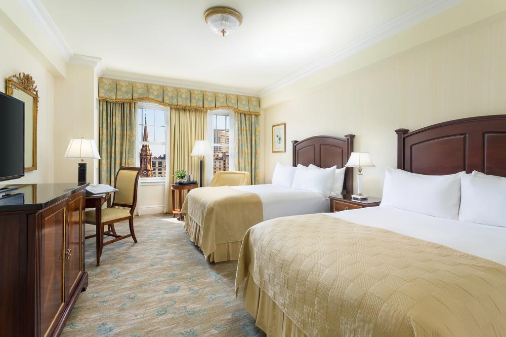 The Newbury Boston Hotel Екстериор снимка A guest room at the Waldorf Astoria Washington DC