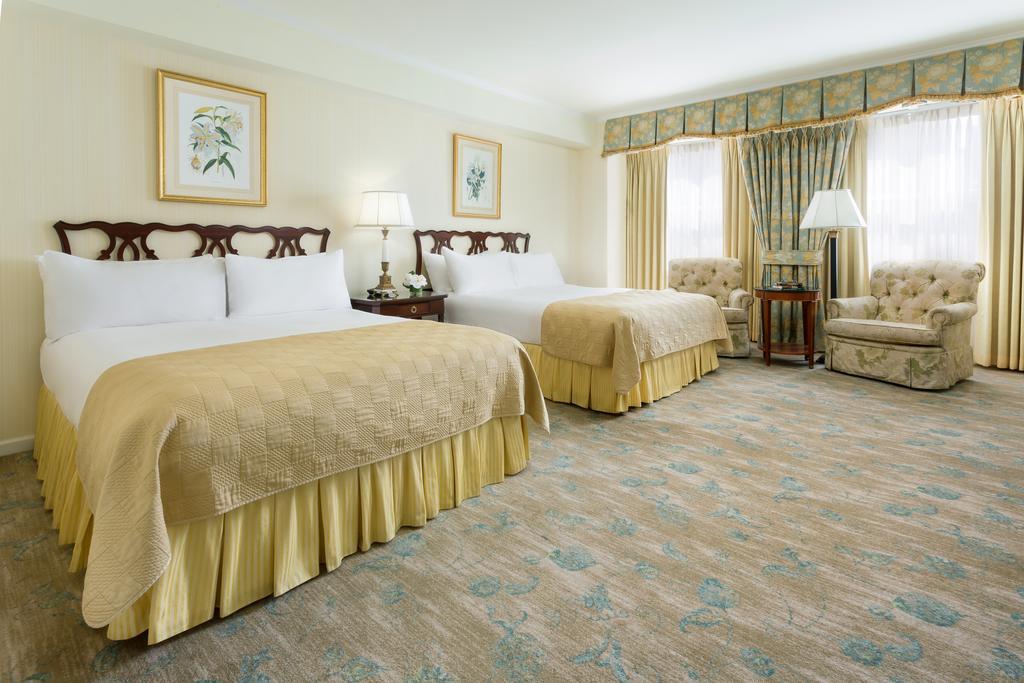 The Newbury Boston Hotel Екстериор снимка A guest room at the Waldorf Astoria